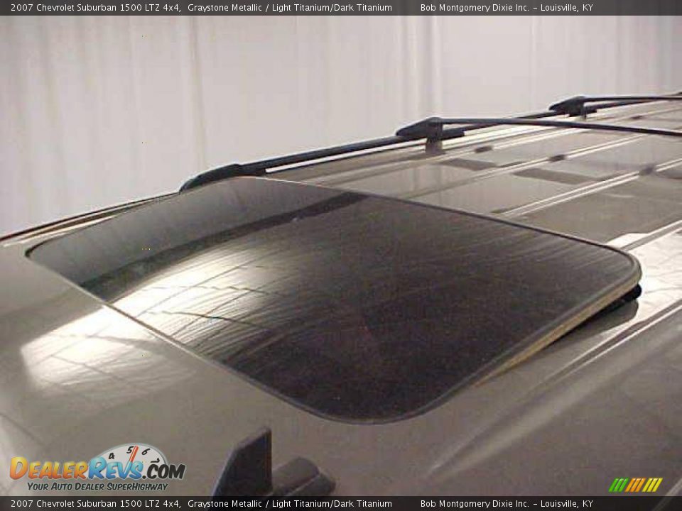 2007 Chevrolet Suburban 1500 LTZ 4x4 Graystone Metallic / Light Titanium/Dark Titanium Photo #35