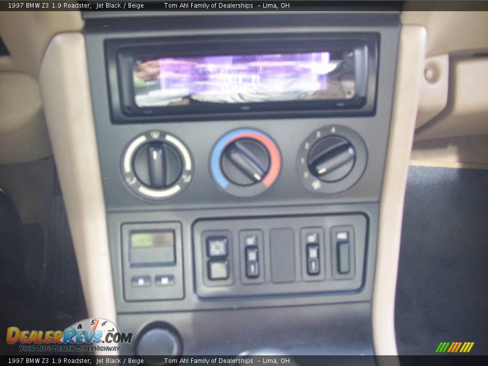 1997 BMW Z3 1.9 Roadster Jet Black / Beige Photo #7
