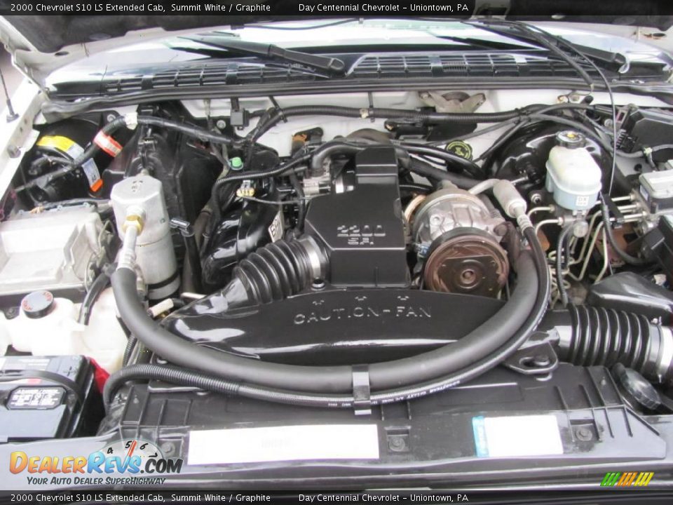 2000 Chevrolet S10 LS Extended Cab Summit White / Graphite Photo #7