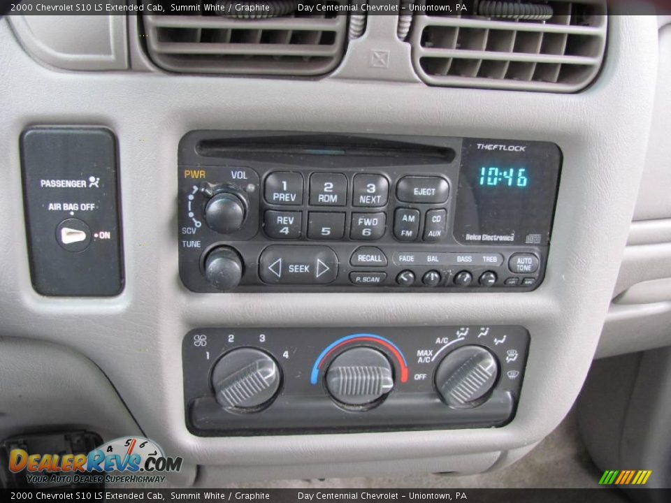 2000 Chevrolet S10 LS Extended Cab Summit White / Graphite Photo #12