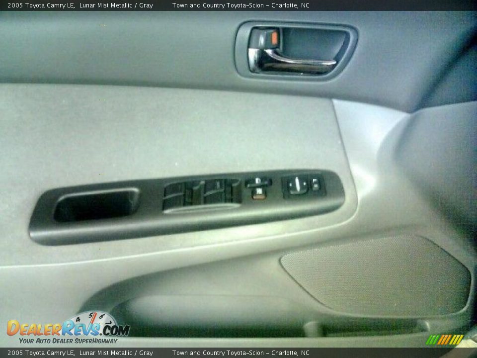 2005 Toyota Camry LE Lunar Mist Metallic / Gray Photo #12