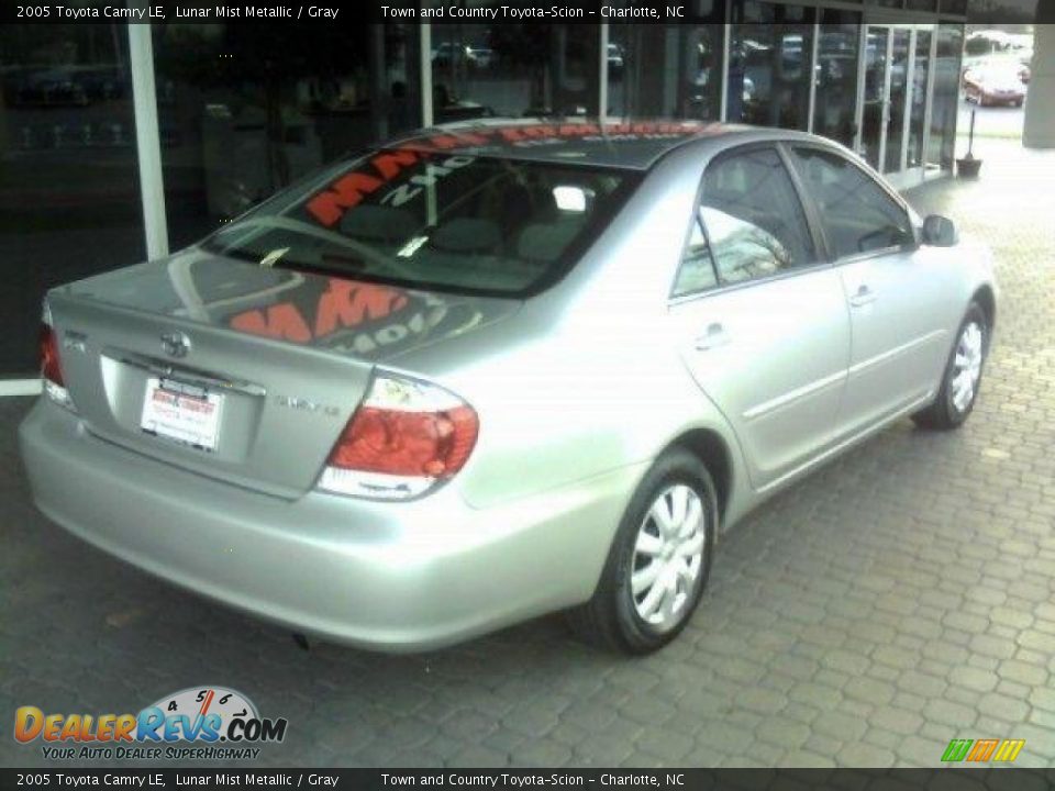 2005 Toyota Camry LE Lunar Mist Metallic / Gray Photo #16