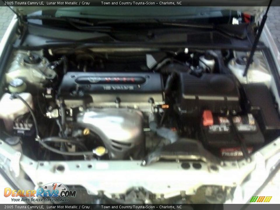 2005 Toyota Camry LE Lunar Mist Metallic / Gray Photo #19