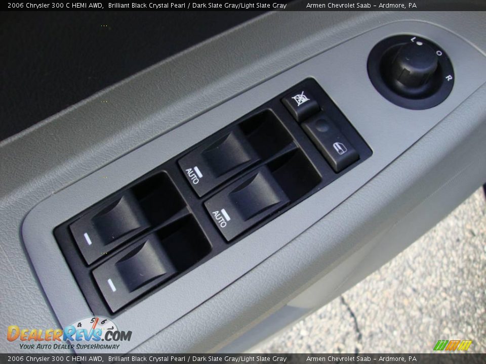 2006 Chrysler 300 C HEMI AWD Brilliant Black Crystal Pearl / Dark Slate Gray/Light Slate Gray Photo #14