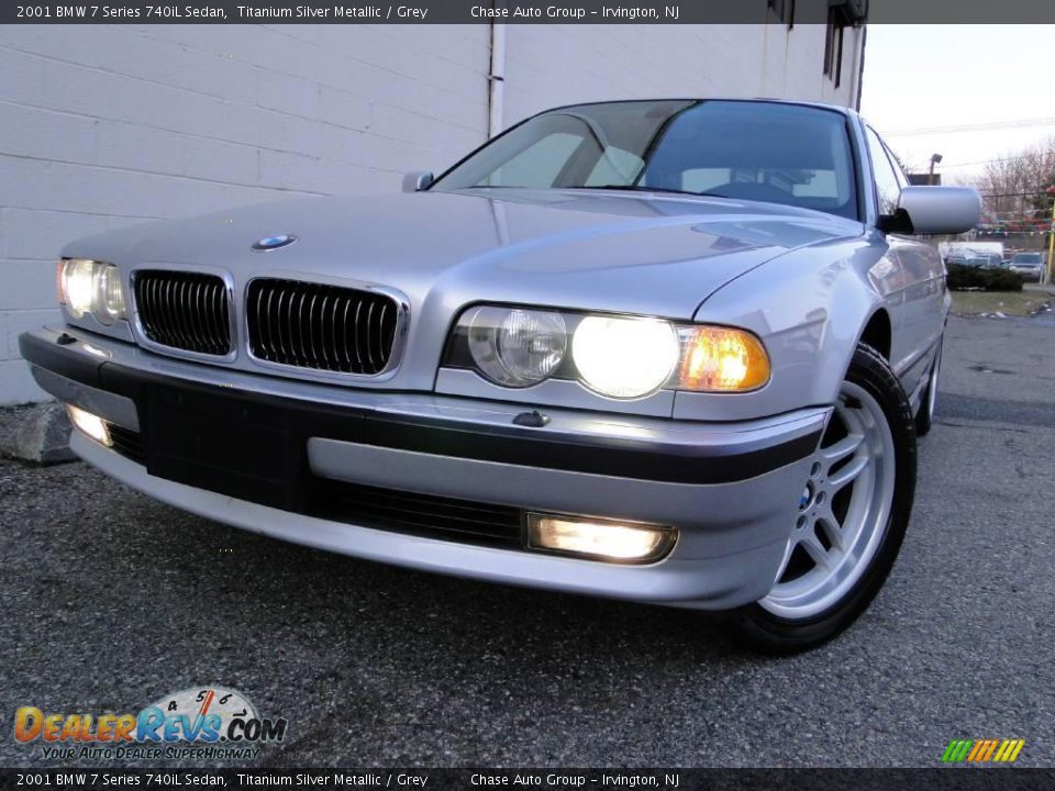2001 BMW 7 Series 740iL Sedan Titanium Silver Metallic / Grey Photo #1