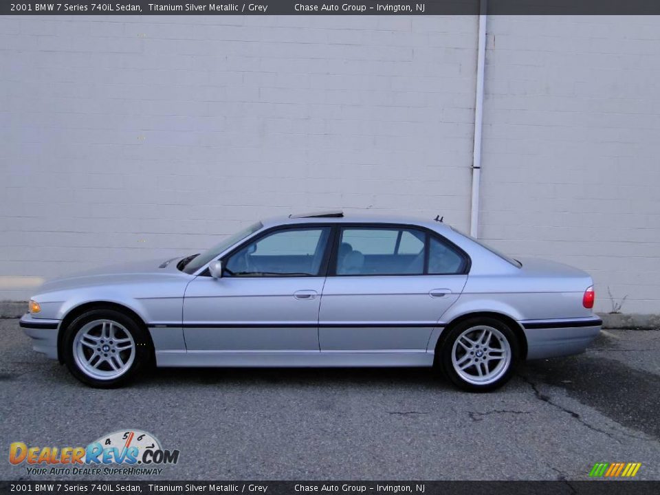 2001 BMW 7 Series 740iL Sedan Titanium Silver Metallic / Grey Photo #2