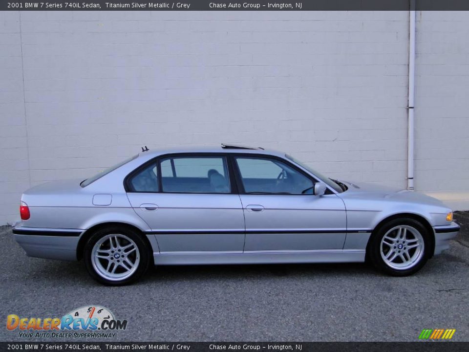 2001 BMW 7 Series 740iL Sedan Titanium Silver Metallic / Grey Photo #3