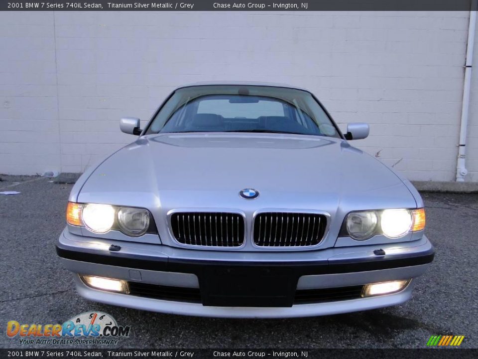 2001 BMW 7 Series 740iL Sedan Titanium Silver Metallic / Grey Photo #4