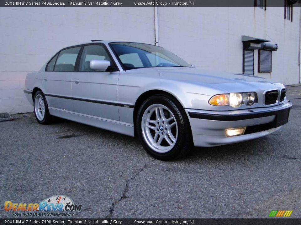 2001 BMW 7 Series 740iL Sedan Titanium Silver Metallic / Grey Photo #6