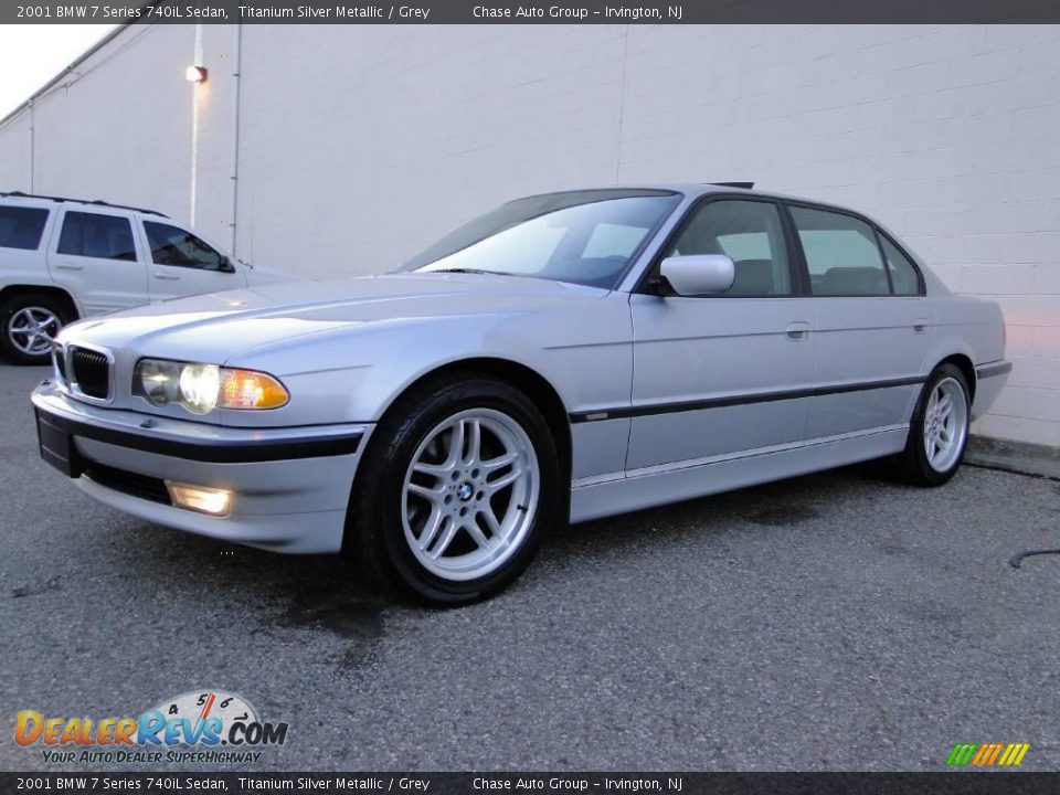 2001 BMW 7 Series 740iL Sedan Titanium Silver Metallic / Grey Photo #7