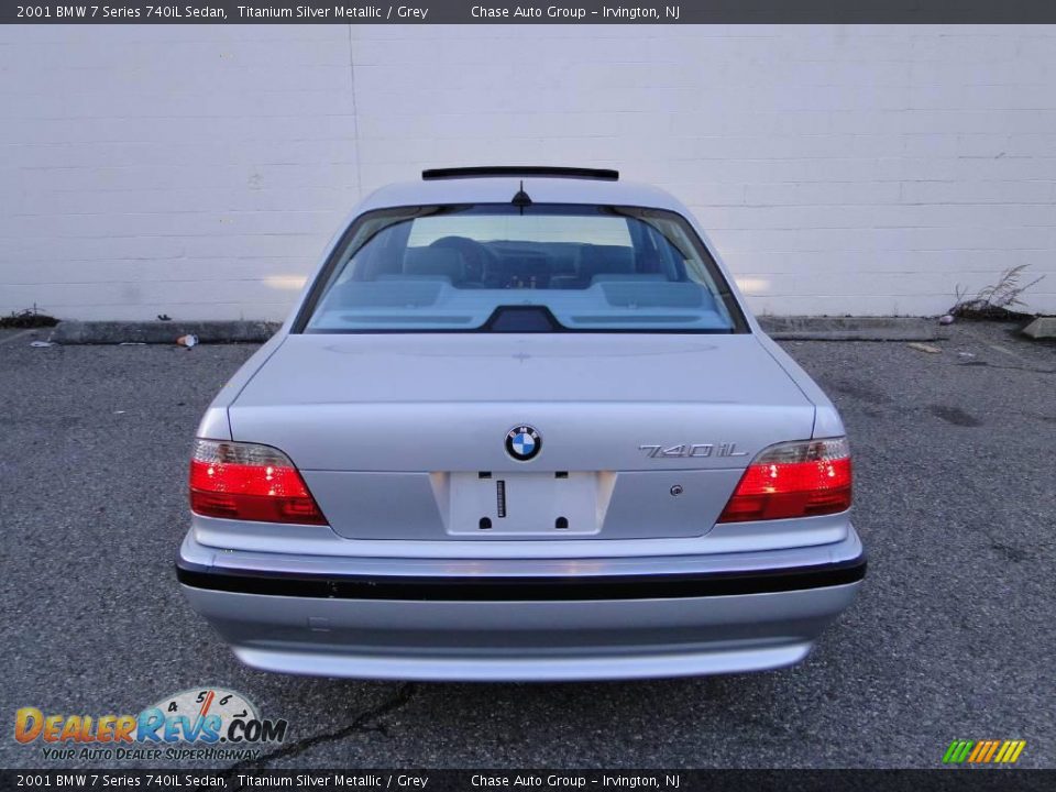 2001 BMW 7 Series 740iL Sedan Titanium Silver Metallic / Grey Photo #8