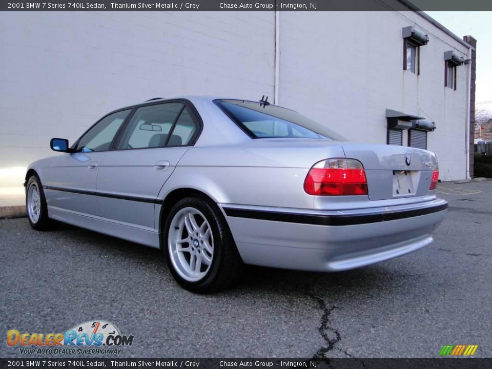 2001 BMW 7 Series 740iL Sedan Titanium Silver Metallic / Grey Photo #9