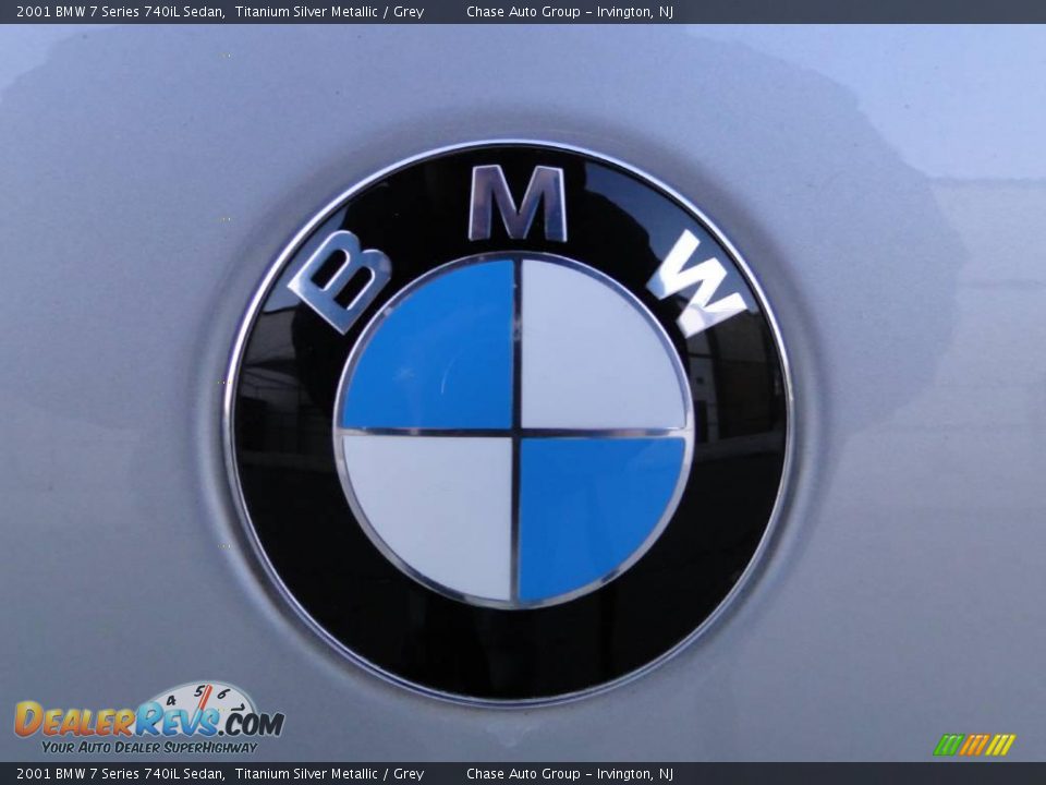 2001 BMW 7 Series 740iL Sedan Titanium Silver Metallic / Grey Photo #12