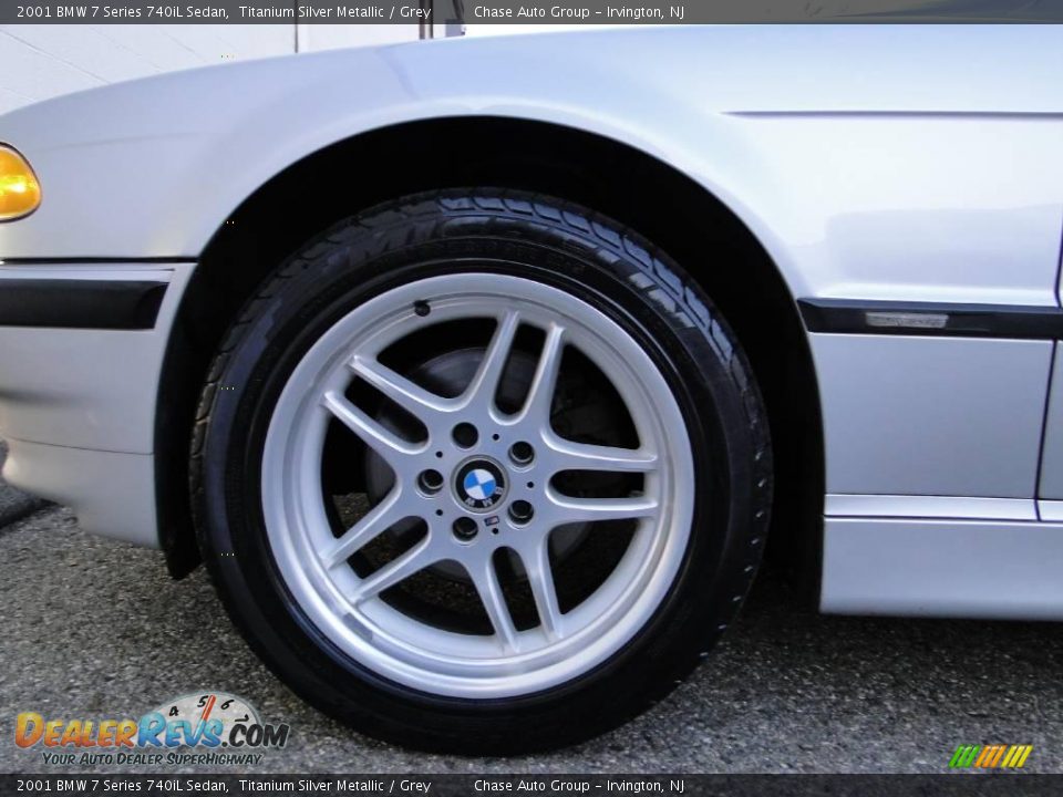 2001 BMW 7 Series 740iL Sedan Titanium Silver Metallic / Grey Photo #15