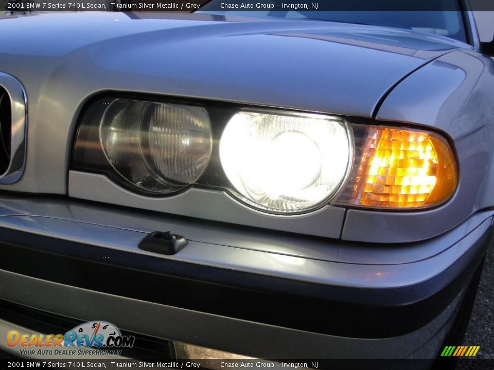 2001 BMW 7 Series 740iL Sedan Titanium Silver Metallic / Grey Photo #18