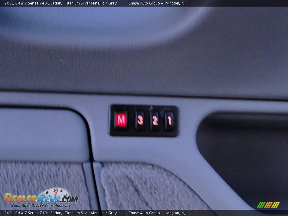 2001 BMW 7 Series 740iL Sedan Titanium Silver Metallic / Grey Photo #29