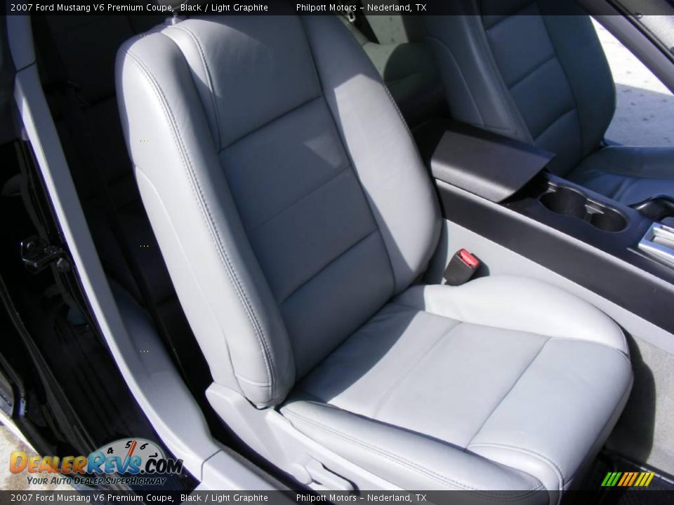 2007 Ford Mustang V6 Premium Coupe Black / Light Graphite Photo #27