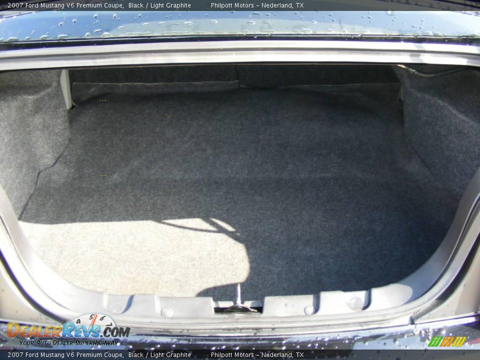 2007 Ford Mustang V6 Premium Coupe Black / Light Graphite Photo #29