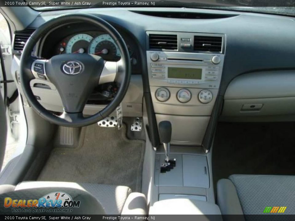 2010 Toyota Camry SE Super White / Ash Gray Photo #9