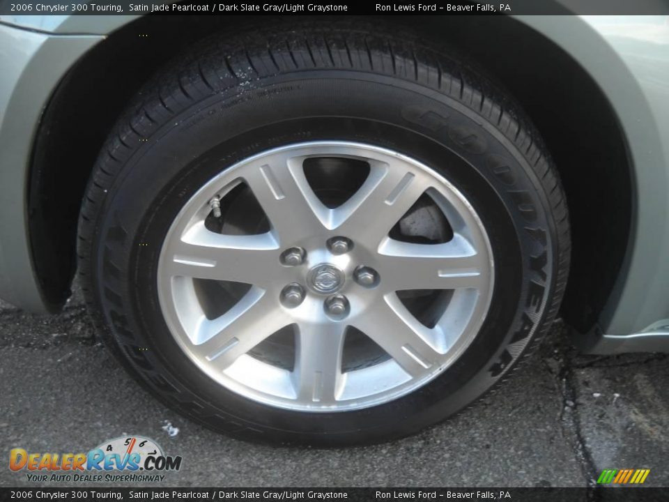 2006 Chrysler 300 Touring Satin Jade Pearlcoat / Dark Slate Gray/Light Graystone Photo #17