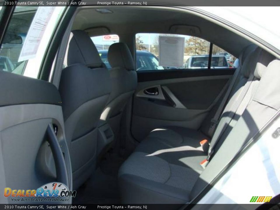 2010 Toyota Camry SE Super White / Ash Gray Photo #13