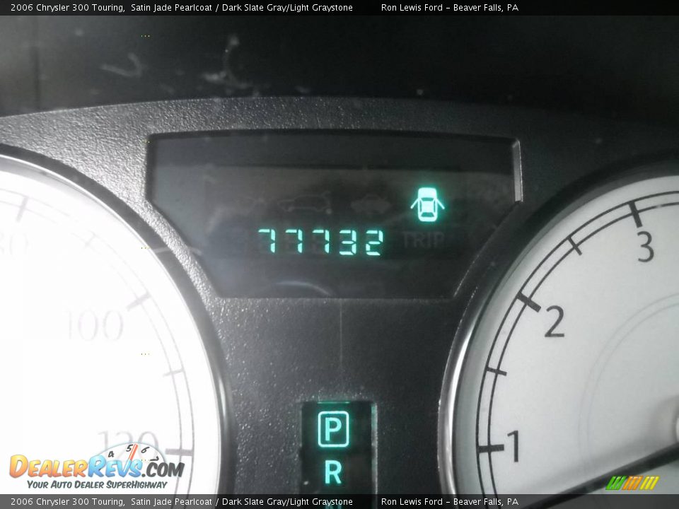 2006 Chrysler 300 Touring Satin Jade Pearlcoat / Dark Slate Gray/Light Graystone Photo #25