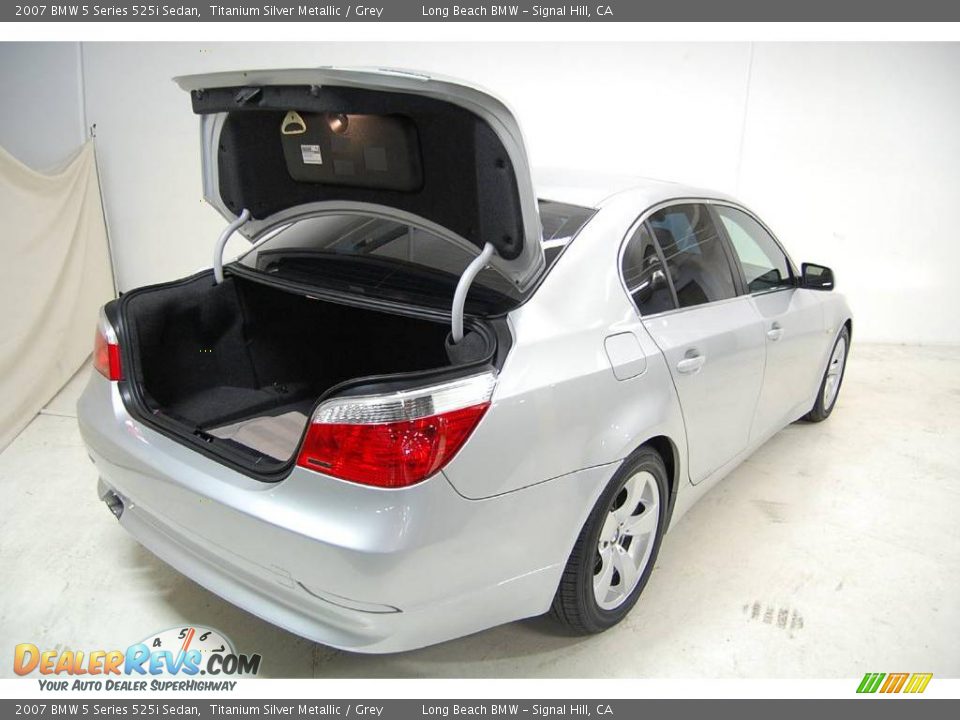 2007 BMW 5 Series 525i Sedan Titanium Silver Metallic / Grey Photo #11