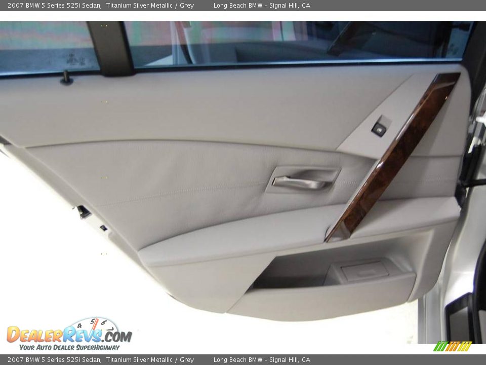 2007 BMW 5 Series 525i Sedan Titanium Silver Metallic / Grey Photo #30