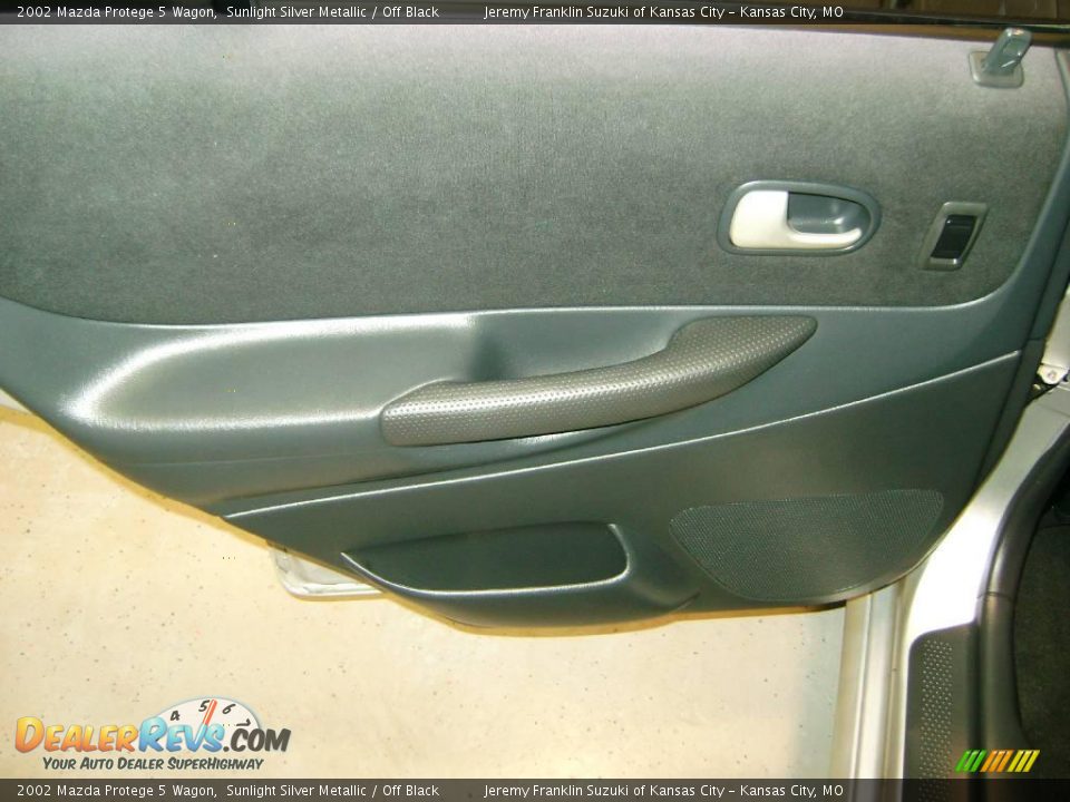 2002 Mazda Protege 5 Wagon Sunlight Silver Metallic / Off Black Photo #17