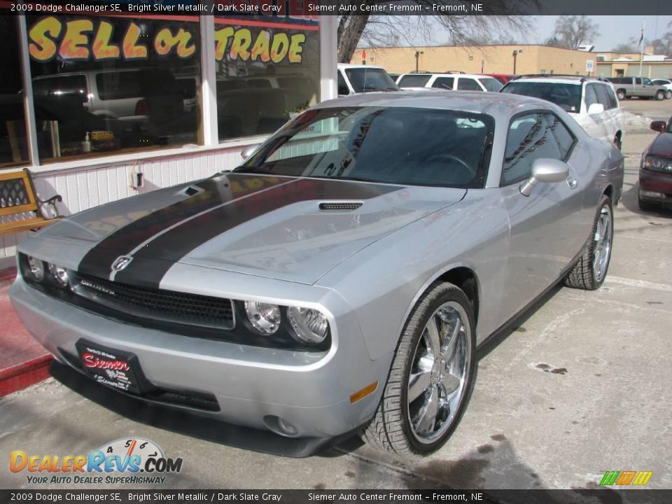 2009 Dodge Challenger SE Bright Silver Metallic / Dark Slate Gray Photo #9