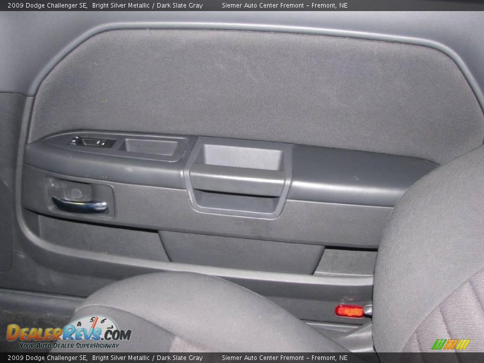 2009 Dodge Challenger SE Bright Silver Metallic / Dark Slate Gray Photo #10