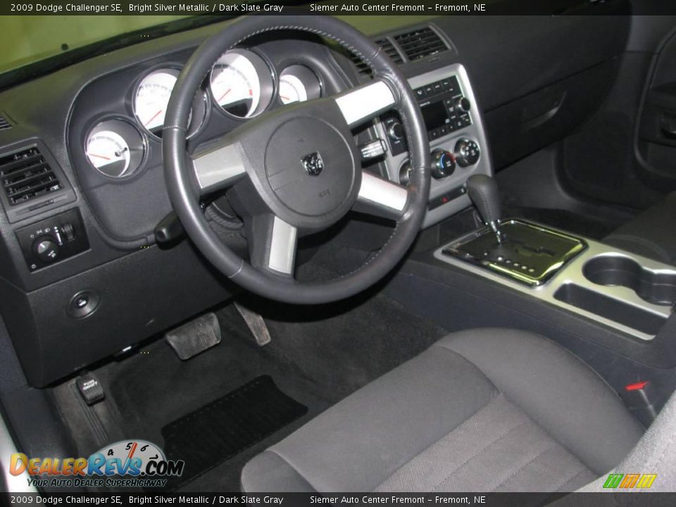2009 Dodge Challenger SE Bright Silver Metallic / Dark Slate Gray Photo #13