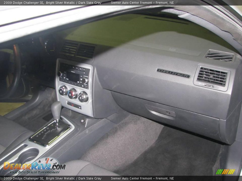 2009 Dodge Challenger SE Bright Silver Metallic / Dark Slate Gray Photo #17