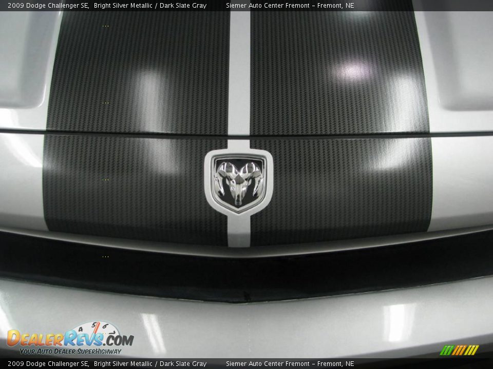2009 Dodge Challenger SE Bright Silver Metallic / Dark Slate Gray Photo #24