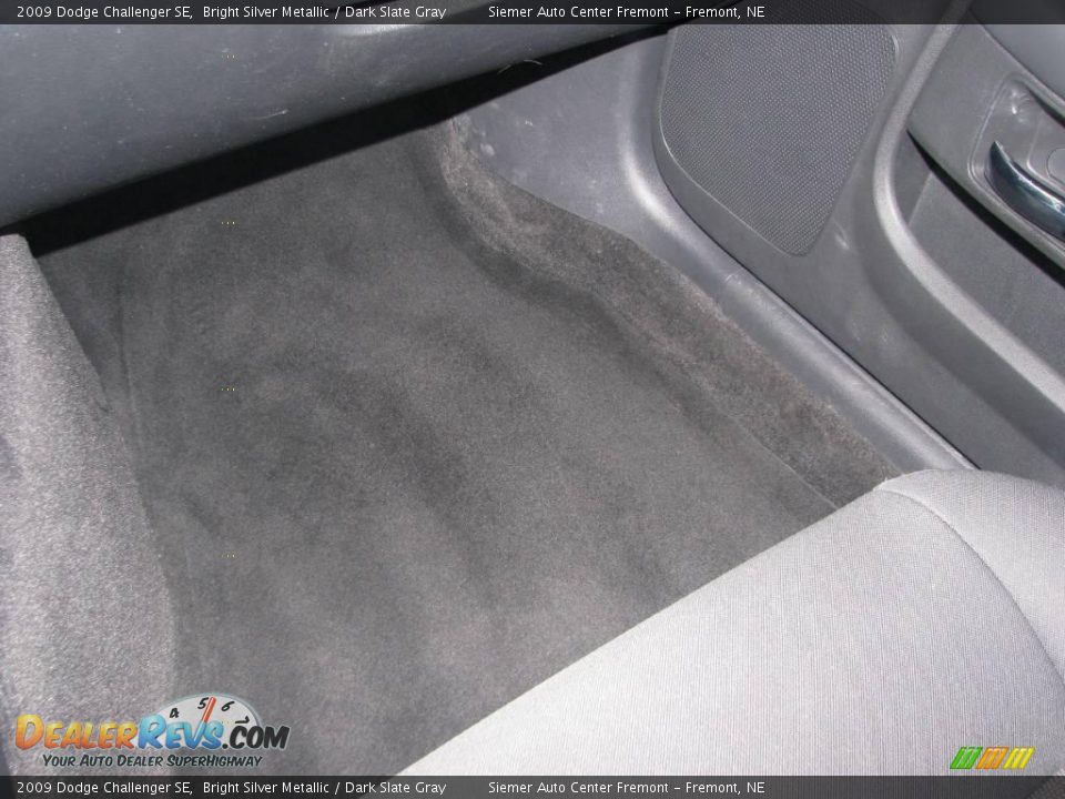 2009 Dodge Challenger SE Bright Silver Metallic / Dark Slate Gray Photo #26