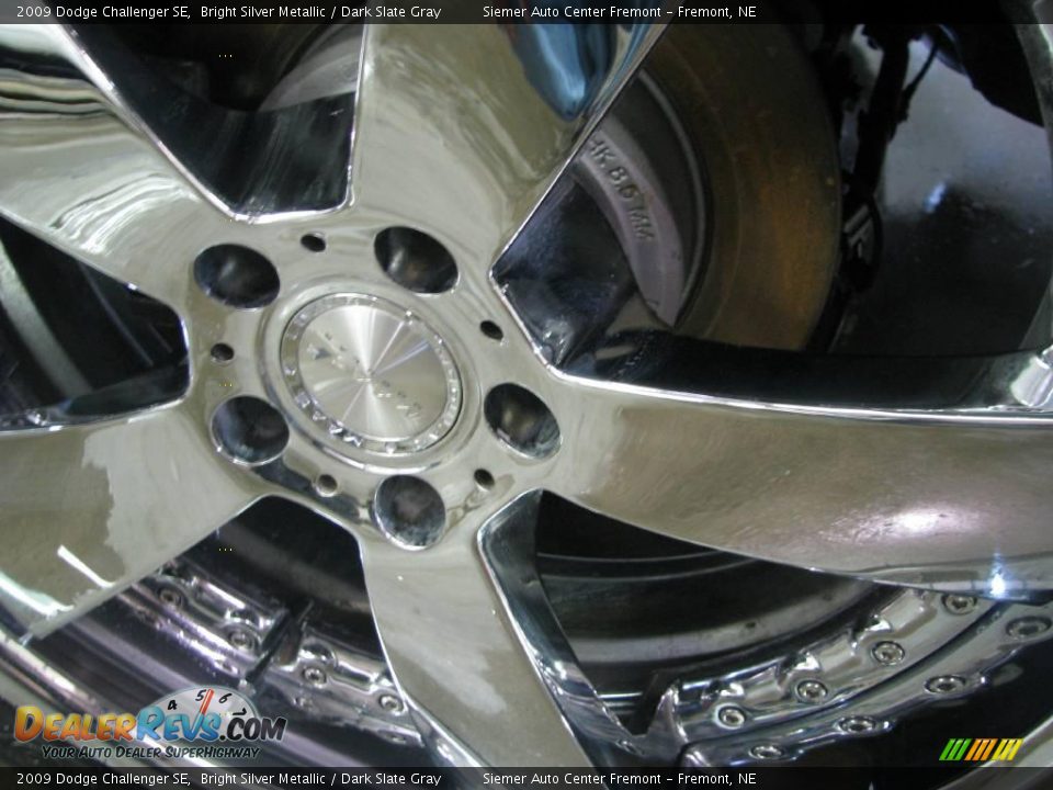 2009 Dodge Challenger SE Bright Silver Metallic / Dark Slate Gray Photo #28
