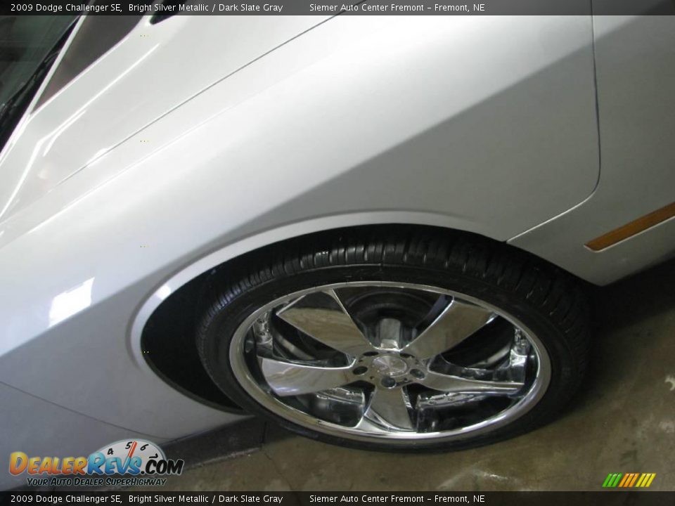 2009 Dodge Challenger SE Bright Silver Metallic / Dark Slate Gray Photo #30