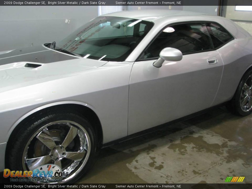 2009 Dodge Challenger SE Bright Silver Metallic / Dark Slate Gray Photo #32