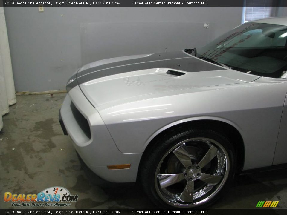 2009 Dodge Challenger SE Bright Silver Metallic / Dark Slate Gray Photo #33