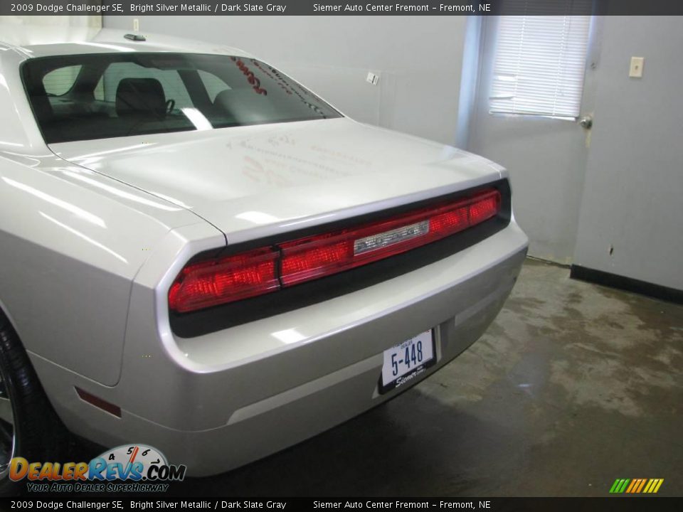2009 Dodge Challenger SE Bright Silver Metallic / Dark Slate Gray Photo #35