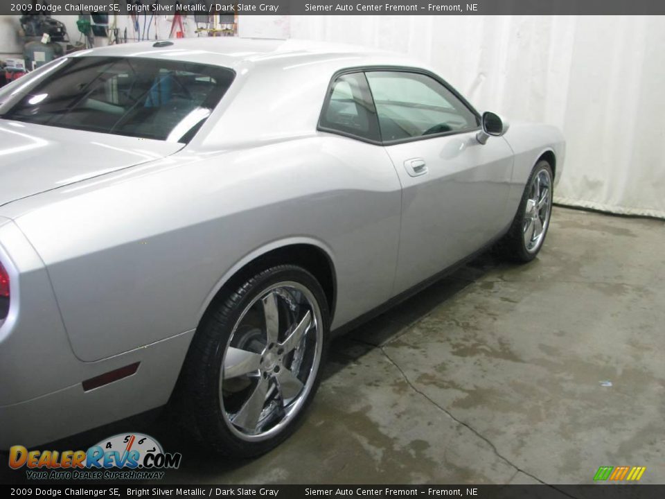 2009 Dodge Challenger SE Bright Silver Metallic / Dark Slate Gray Photo #36
