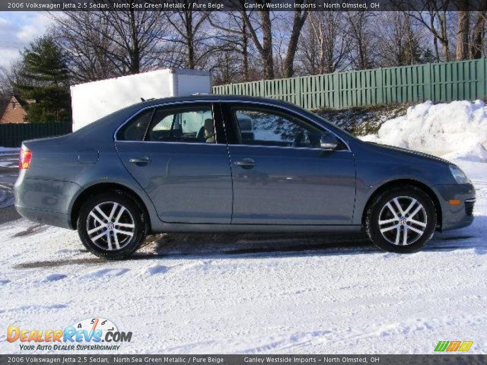2006 Volkswagen Jetta 2.5 Sedan North Sea Green Metallic / Pure Beige Photo #6