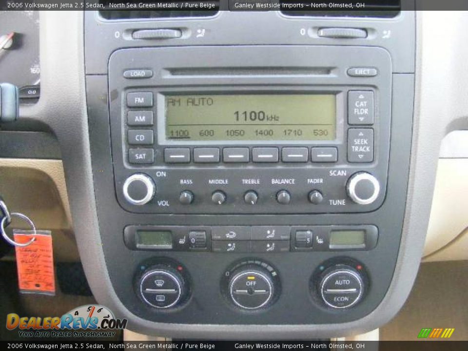 2006 Volkswagen Jetta 2.5 Sedan North Sea Green Metallic / Pure Beige Photo #18