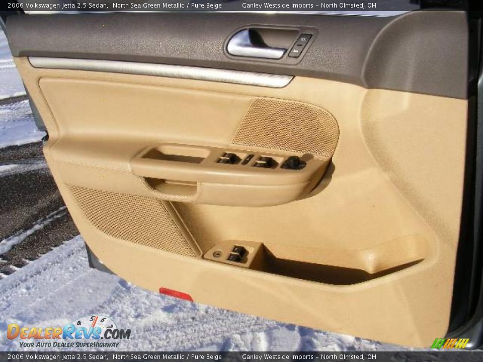 2006 Volkswagen Jetta 2.5 Sedan North Sea Green Metallic / Pure Beige Photo #19