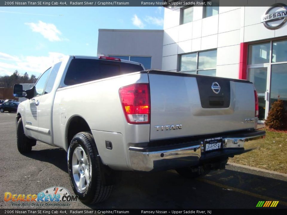 2006 Nissan Titan SE King Cab 4x4 Radiant Silver / Graphite/Titanium Photo #6