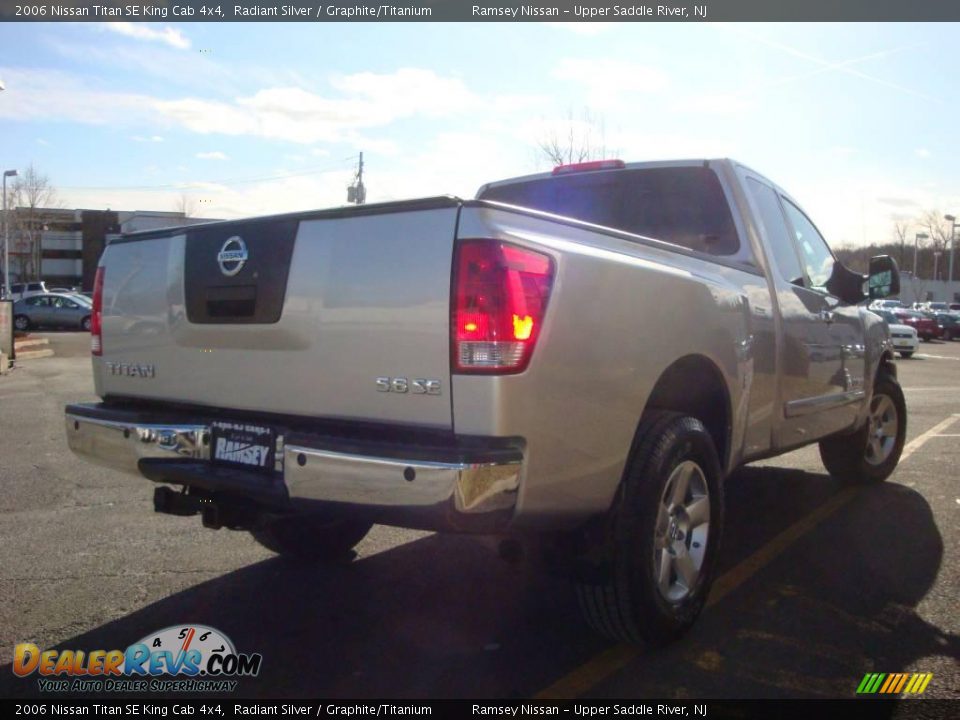 2006 Nissan Titan SE King Cab 4x4 Radiant Silver / Graphite/Titanium Photo #8
