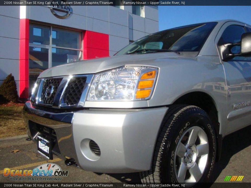 2006 Nissan Titan SE King Cab 4x4 Radiant Silver / Graphite/Titanium Photo #15