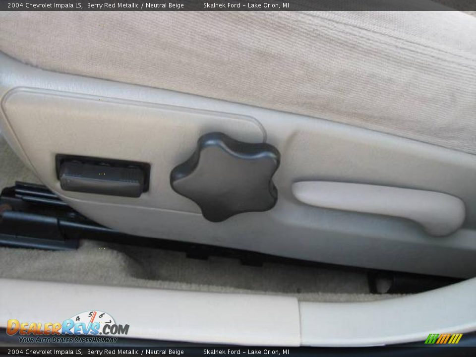 2004 Chevrolet Impala LS Berry Red Metallic / Neutral Beige Photo #25