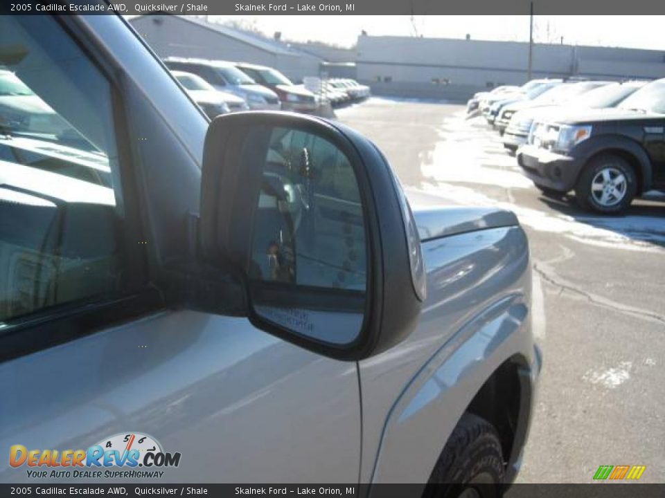 2005 Cadillac Escalade AWD Quicksilver / Shale Photo #17