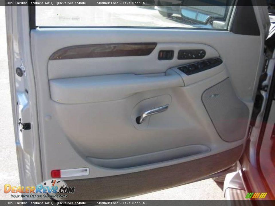 2005 Cadillac Escalade AWD Quicksilver / Shale Photo #29